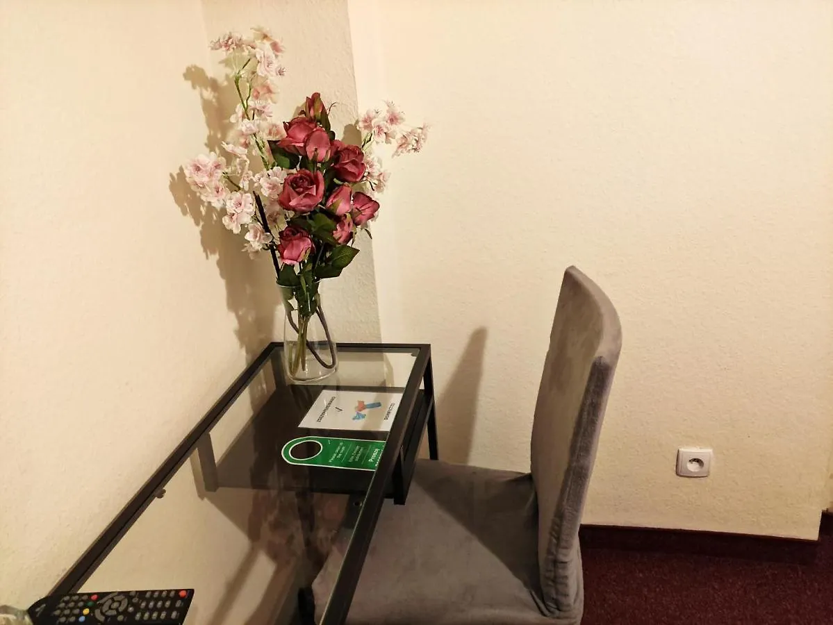 Helvetia Warsaw - Private Rooms In City Center And Old Town Hostal