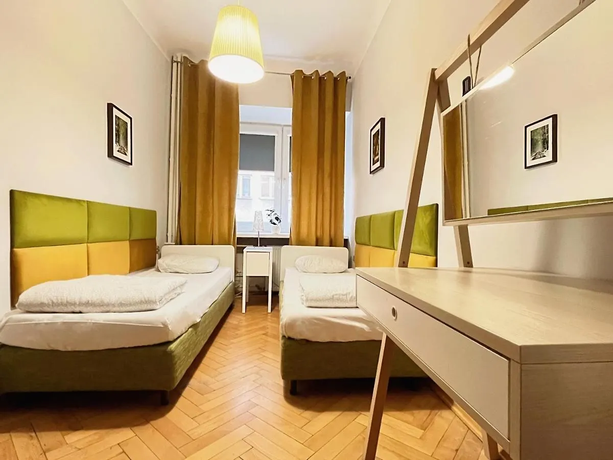 Helvetia Warsaw - Private Rooms In City Center And Old Town Hostal