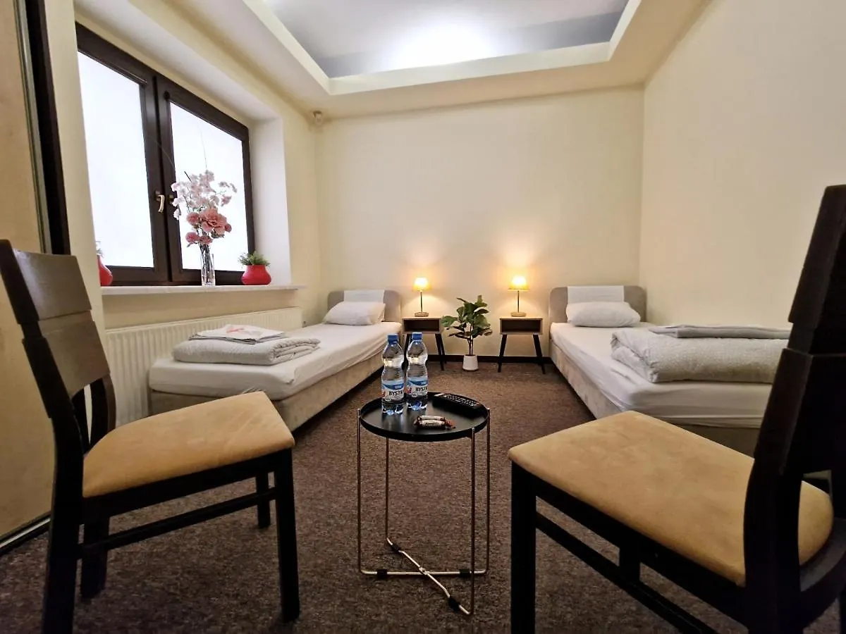 Helvetia Warsaw - Private Rooms In City Center And Old Town Hostal