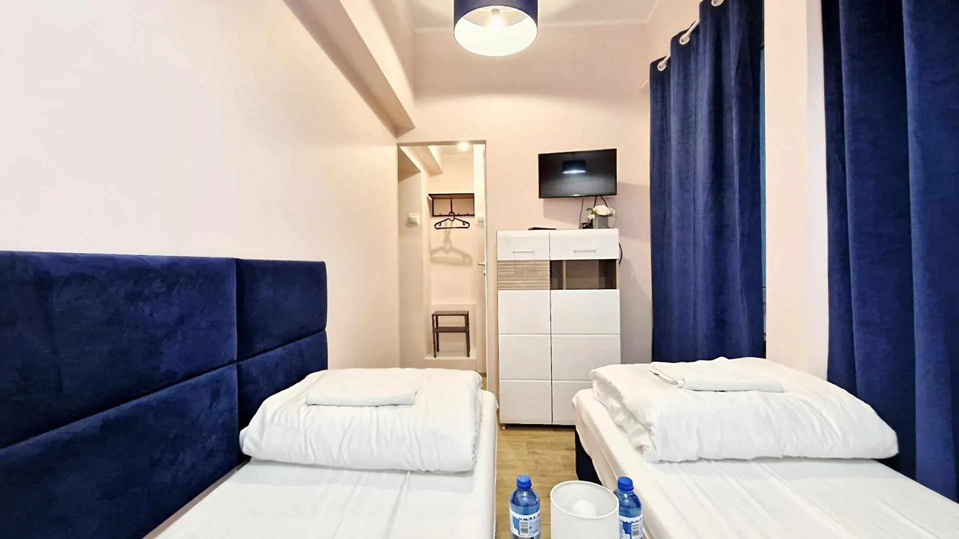 Helvetia Warsaw - Private Rooms In City Center And Old Town