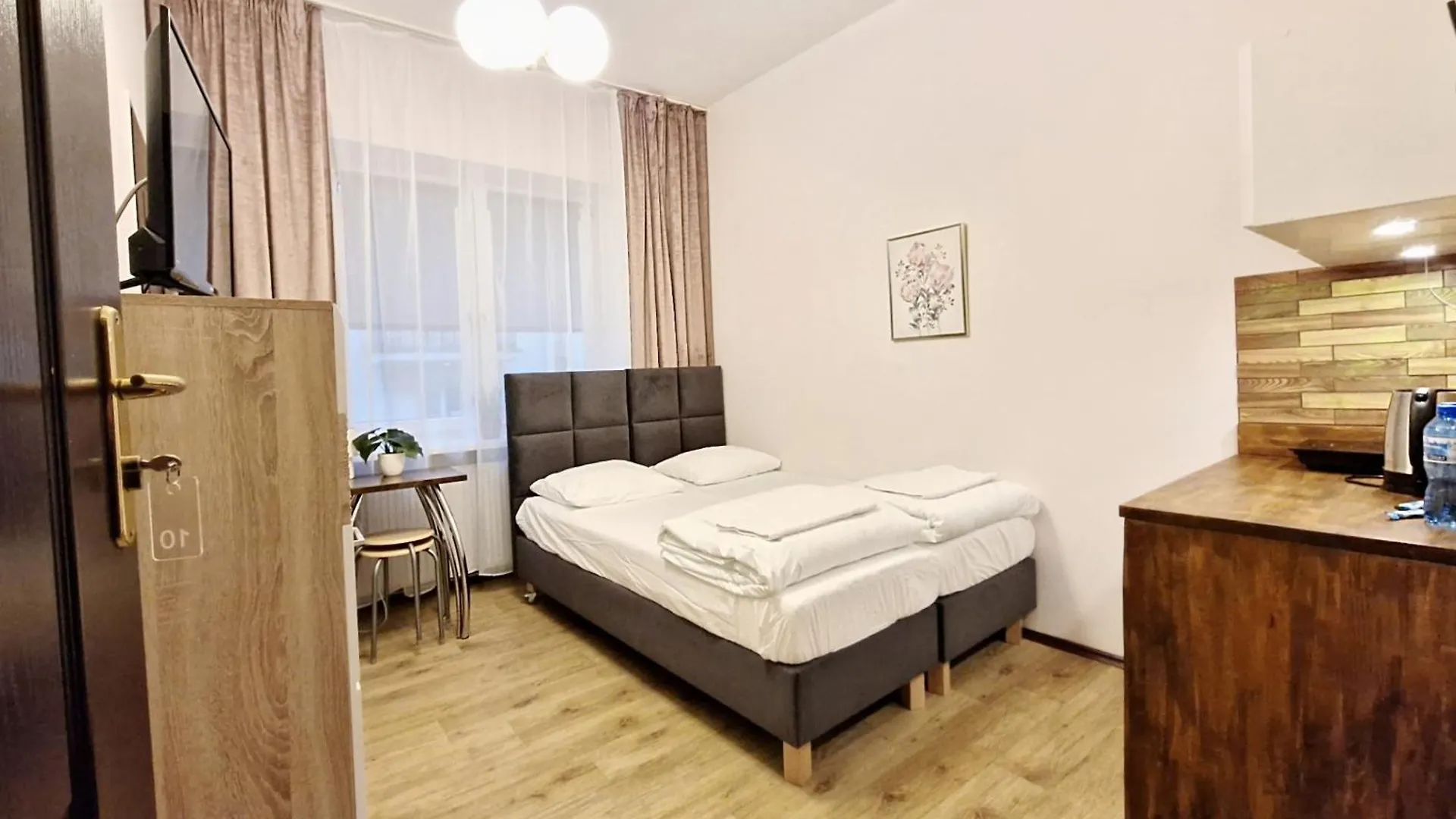 Helvetia Rooms Warsaw City Center And Old Town