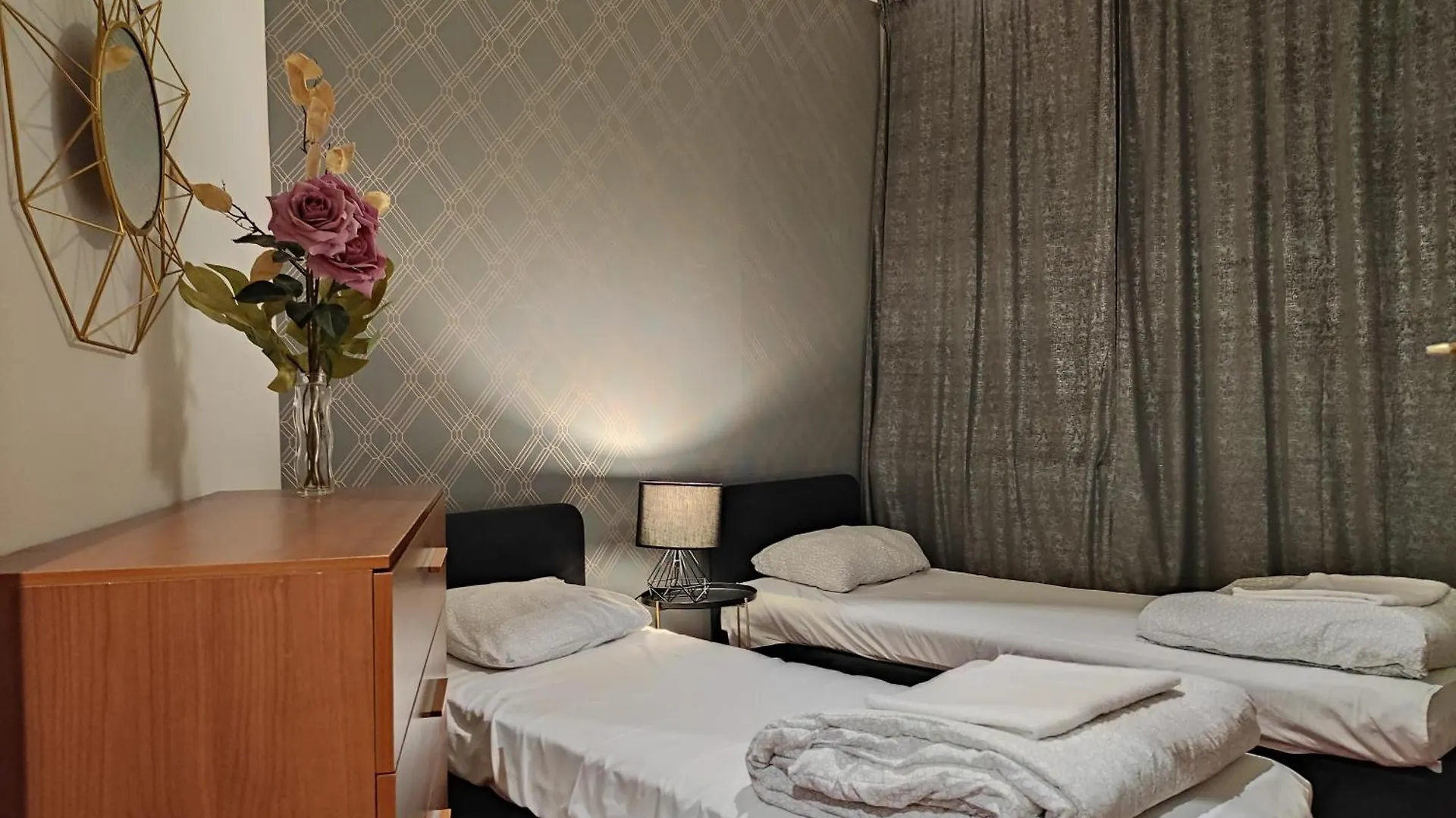 Helvetia Warsaw - Private Rooms In City Center And Old Town Polonia