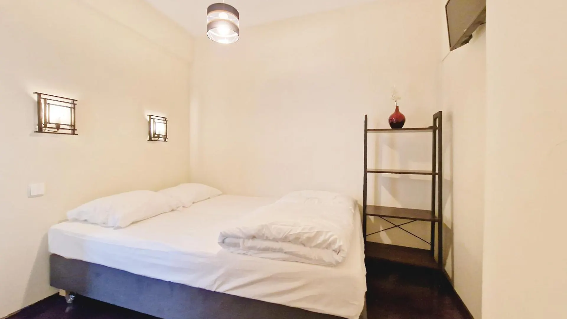 Helvetia Warsaw - Private Rooms In City Center And Old Town