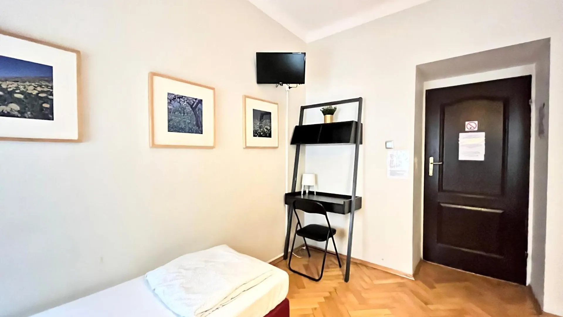 Helvetia Rooms Warsaw City Center And Old Town Poland