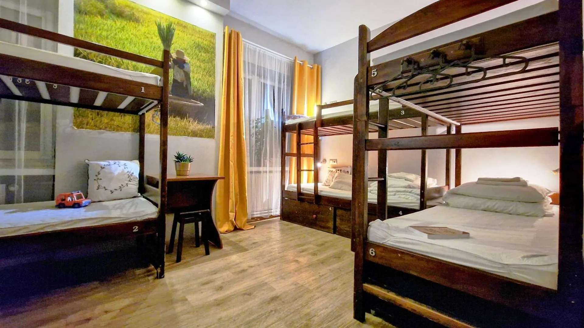 Helvetia Rooms Warsaw City Center And Old Town 0*,  Poland